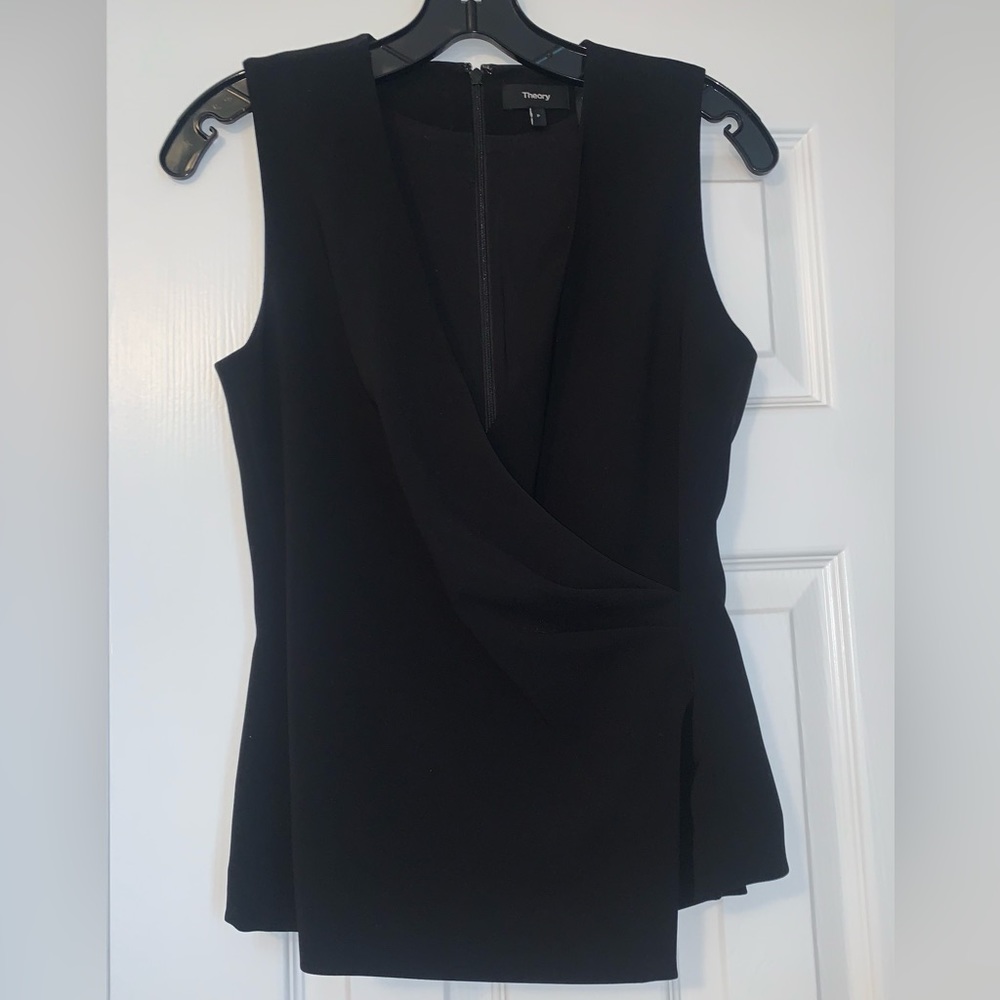Theory Kimono Pleated top!